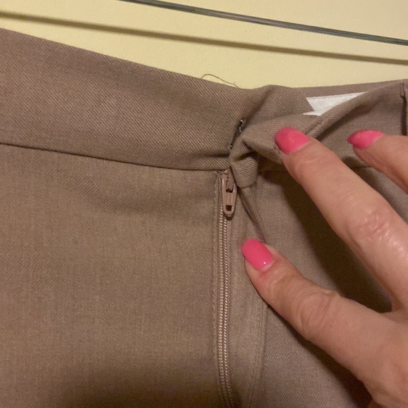 Banana republic tan Ryan pants, size 8 petite - Picture 5 of 13